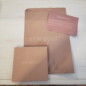 KKW Dark Contor Pallet